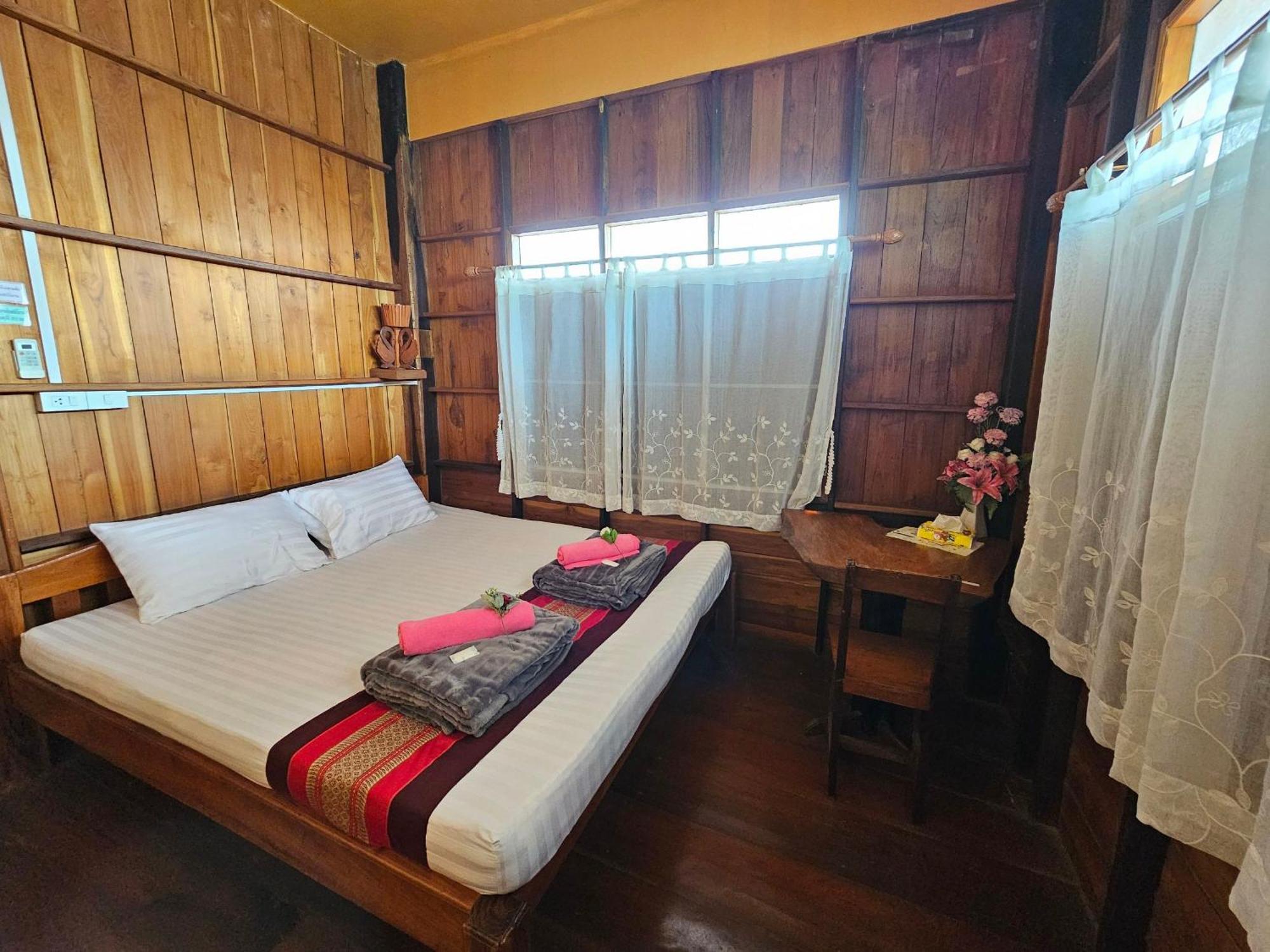 บ้านเรือนไทยมะลิเมืองเก่า Sukhothai Ngoại thất bức ảnh
